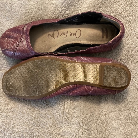 TOMS Ballet Flats - Picture 2 of 3